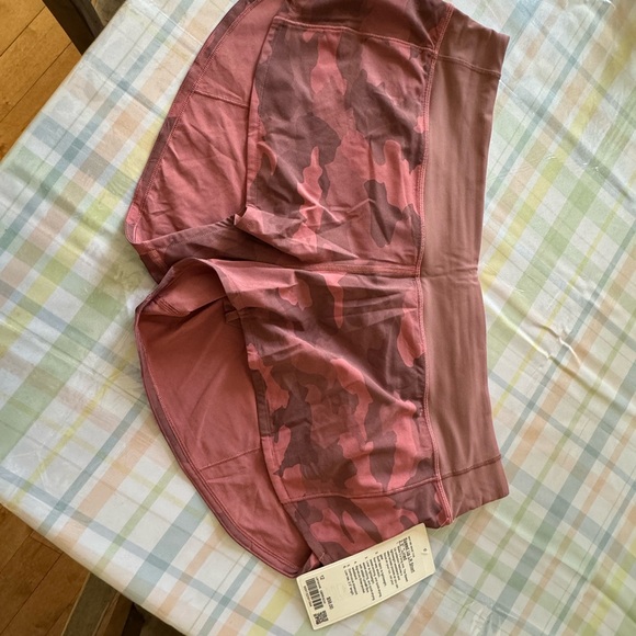 Lululemon Speed up shorts 2.5 lined pink camo and grey flower pattern available - Picture 10 of 11
